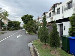 Eastwood Ville (D16), Terrace #586030021